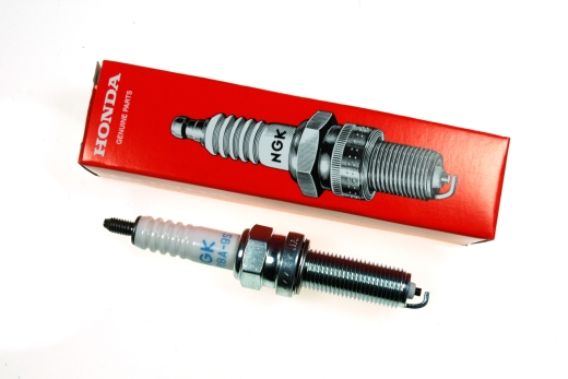 SPARK PLUG LMAR8A-9S